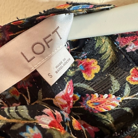 Ann Taylor LOFT Black Pink Floral Blouse Gold Metallic Stripe size small - Picture 5 of 7